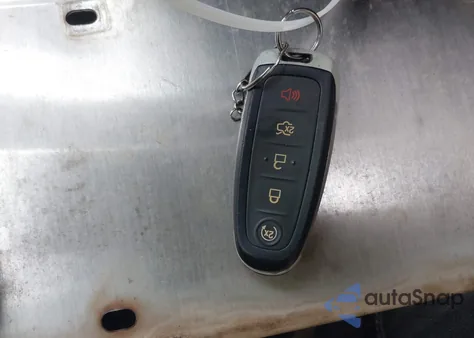 2015 Ford Escape Titanium z USA, uszkodzony, nr VIN 1FMCU0J99FUB12324